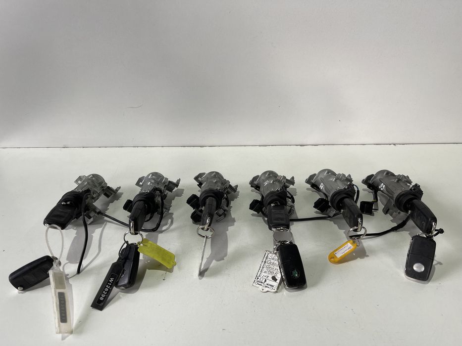 Замок зажигания Шкода А5 Гольф 5 замок запалювання Skoda A5 Golf 5