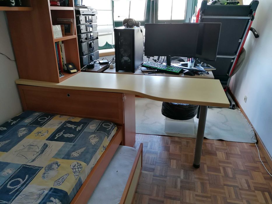 Quarto Estúdio com secretária