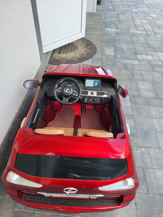 Дитячий автомобіль б.у
