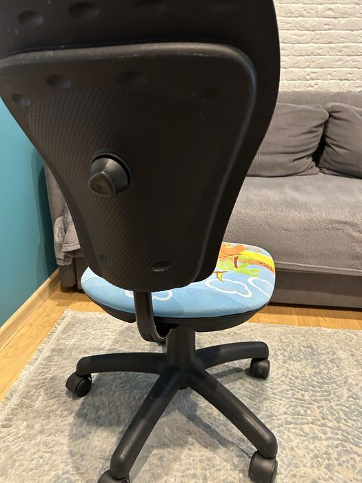 Дитяче компʼютерне крісло