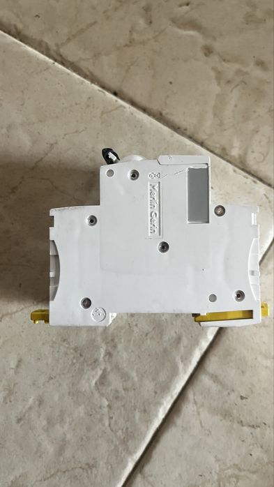 Schneider iC60N - Disjuntor - 3P - 32A