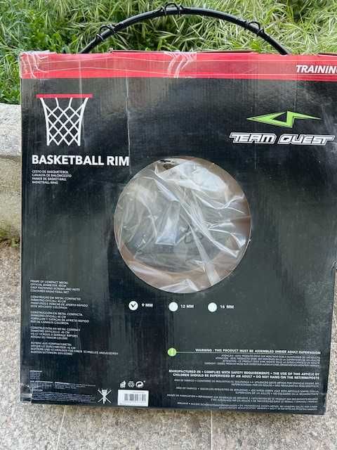 Cesto de basketebol