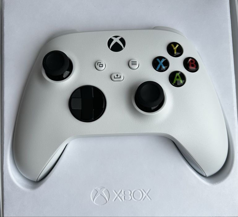 Джойстик Xbox White QAS-00006, британська версія.