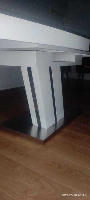 Mesa de refeições extensível - 6 a 8 lugares