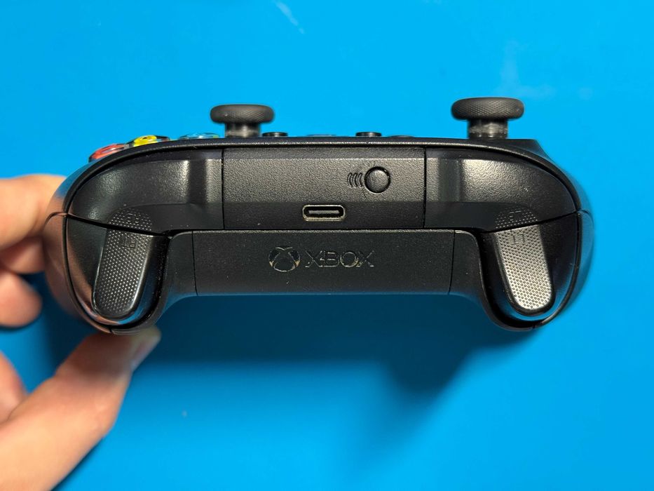 Pad Xbox One czarny ODNOWIONY z GWARANCJĄ