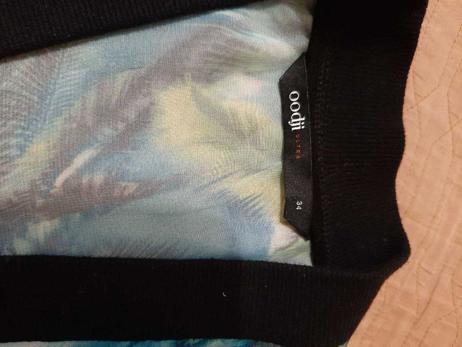 Шофонова кофтина розмір С-М.