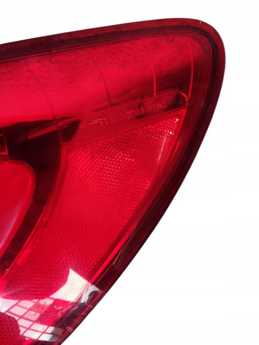 Mercedes B Klasa W246 Lampa Prawa Tylna TYŁ A2468200664