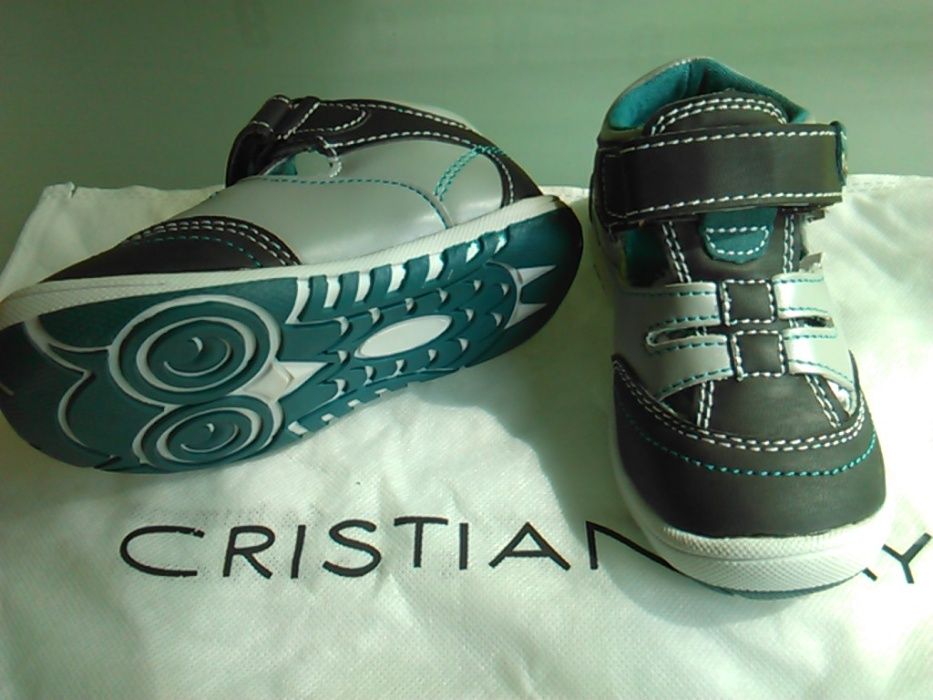 Sandália/sapato de criança nº23