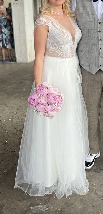 Suknia ślubna 42 lekka tiul