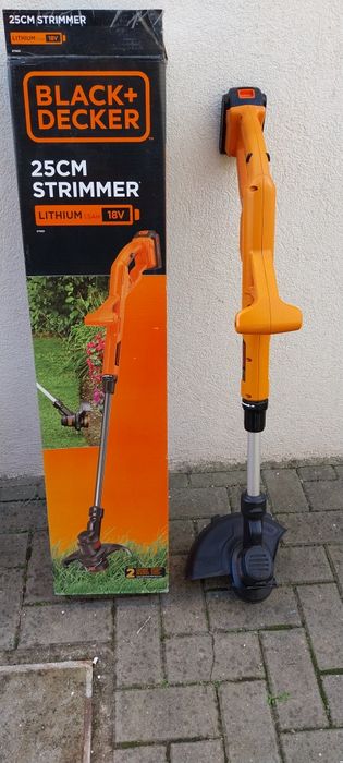 Maquina cortar relva Black Decker ST1823H4