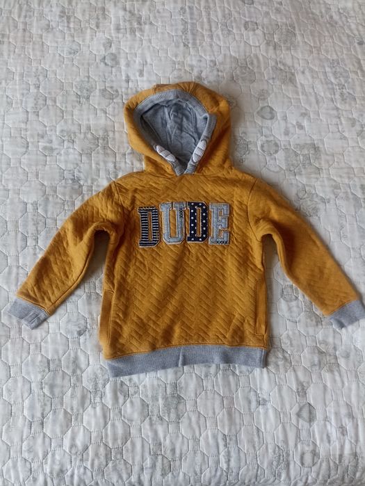 Продам теплі кофти і костюм на хлопчика.Кому підходить заміри надам.