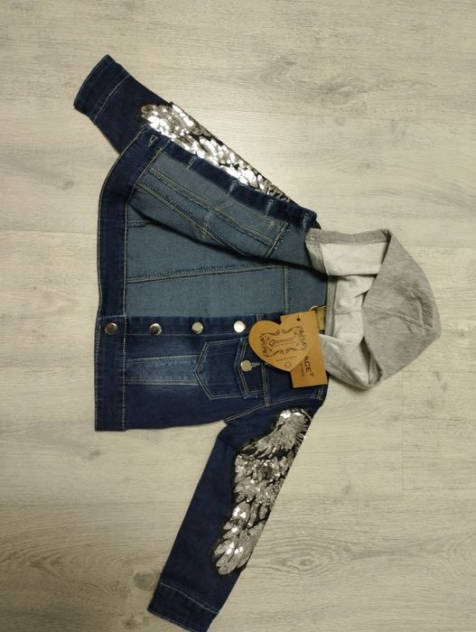 Дитяча джинсова куртка для дівчинки