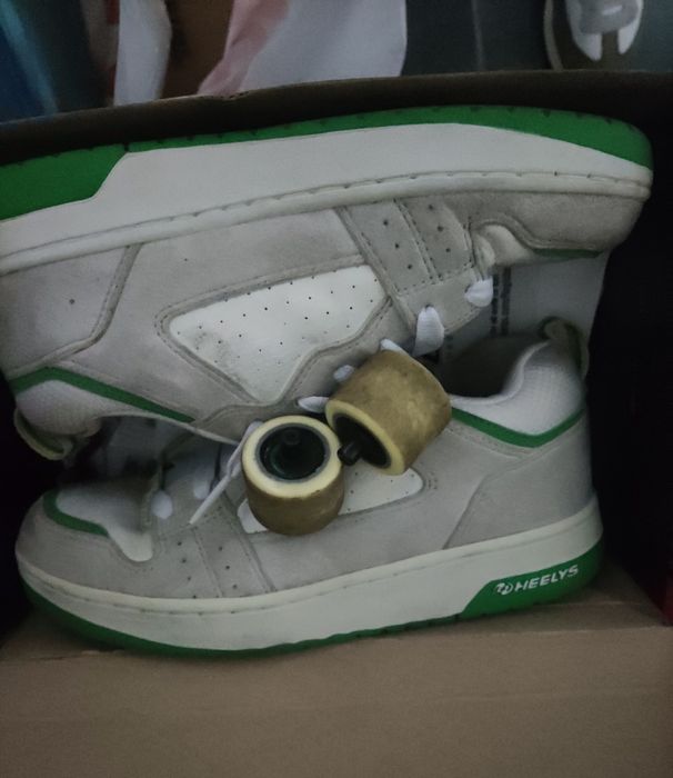 Sapatilhas com rodas tam.38