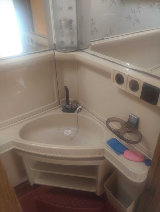 Причеп житловий в гарному стані