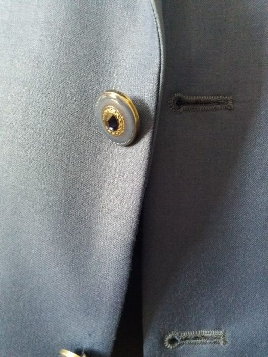 Продам стильний чоловічий костюм