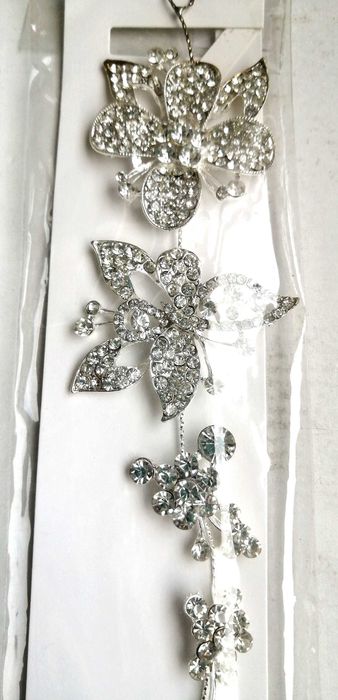 Свадебный венок для волос. Обруч для невесты со стразами.