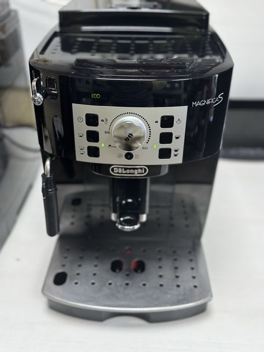 Зернова КАВОМАШИНА DELONGHI ECAM 22.112 B MAGNIFICA S кава в подарунок