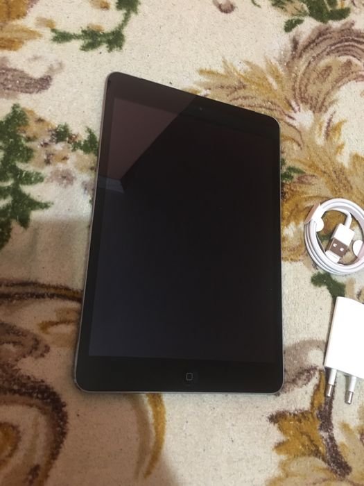 Ipad 7.9 дюймів Ідеальний стан з підтримкою сім карти