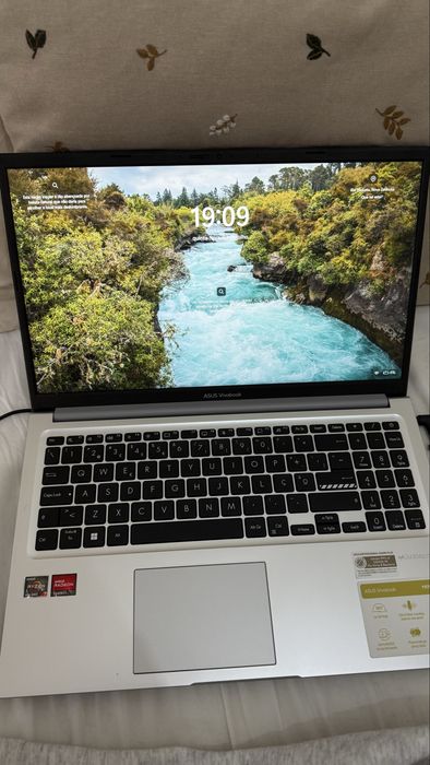Asus VIVOBOOK novo