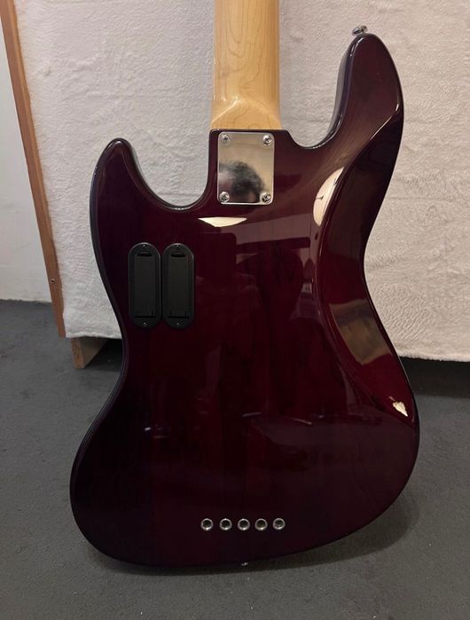 Marcus Miller V7