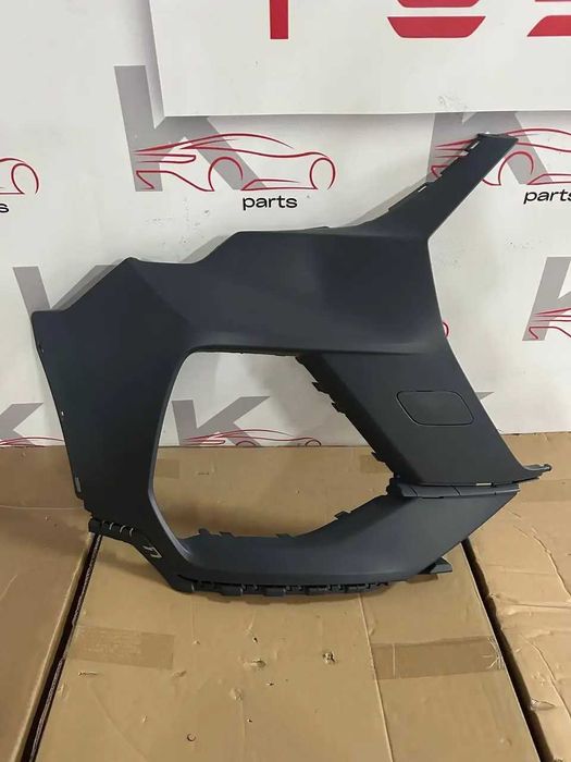 Бампер передній голий правий Audi Q3 19-22 S-line 83A807108F