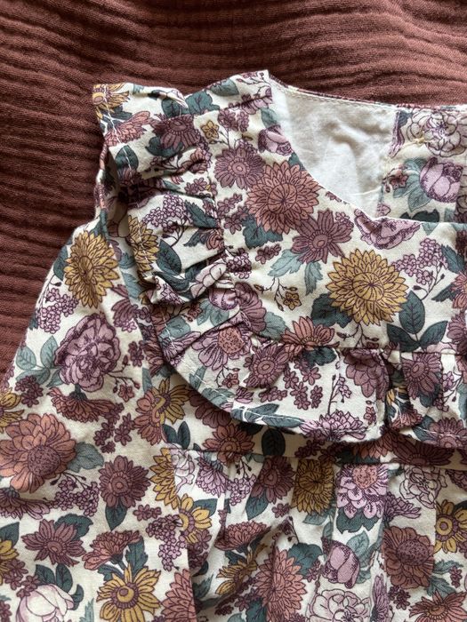 Prezent Nowa Sukienka w kwiaty z falbanką hm 74