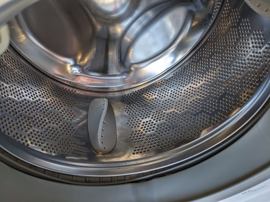 Вузька Пральна машина AEG 7000 series ProSense 1-7kg A+++