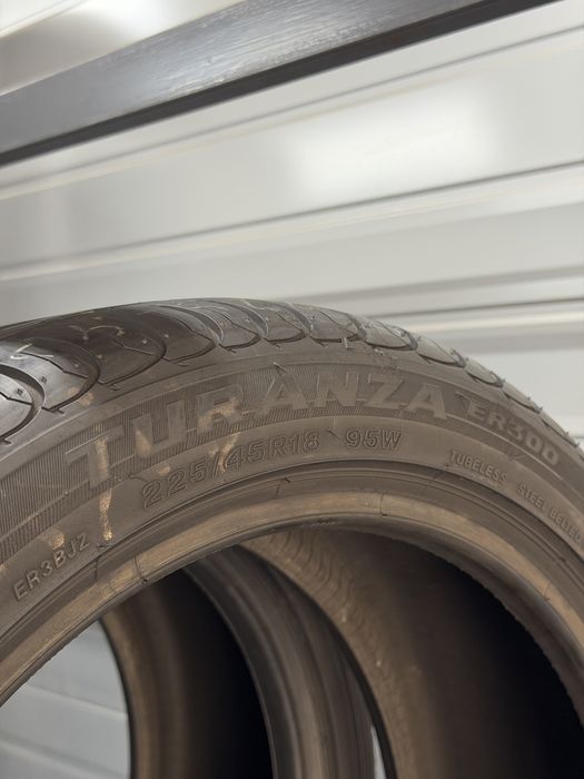 Літні шини 225/45r18 ( 95W) Bridgestone Turanza ER 300. Ціна 3250грн/шт.