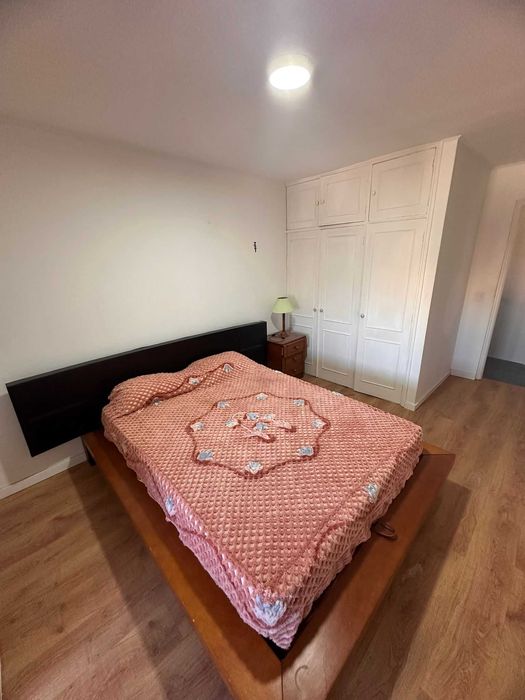 Alugo quarto suite em t3