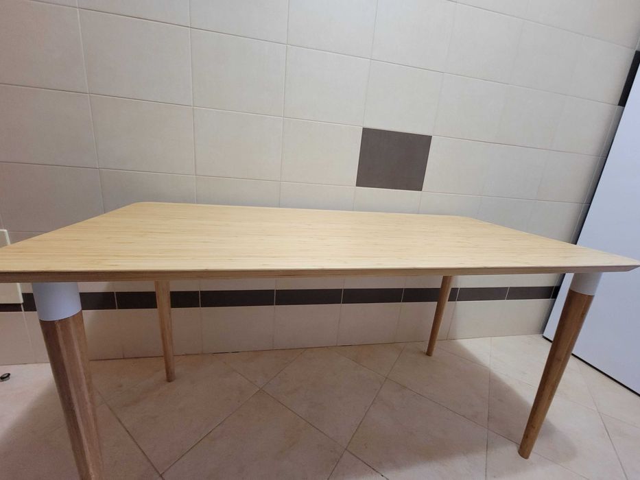 Mesa de cozinha /Secretária