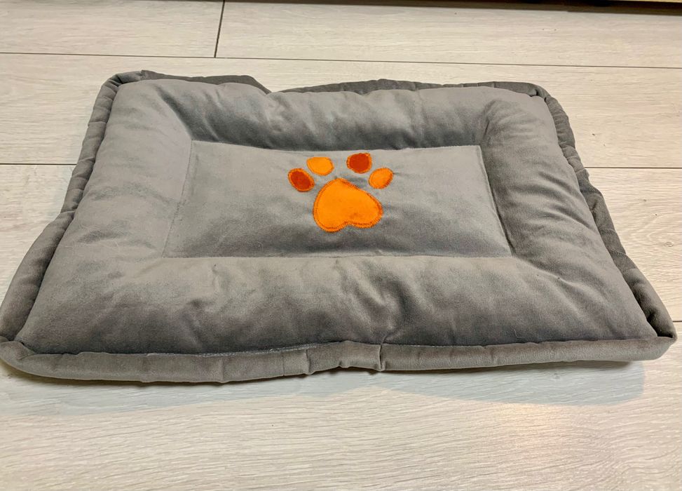 Лежанка для тварин нова