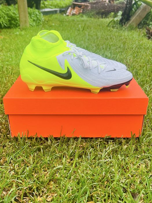 Nike Phantom Luna II Pro FG