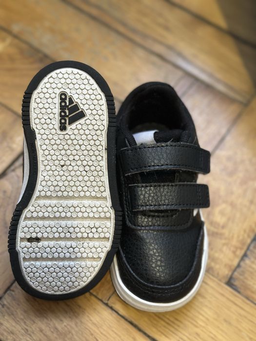 Кросівки adidas дитячі