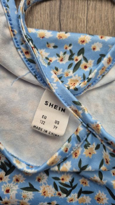 Sukienka shein 122 cm 
Nowa. Ściągacze z boku