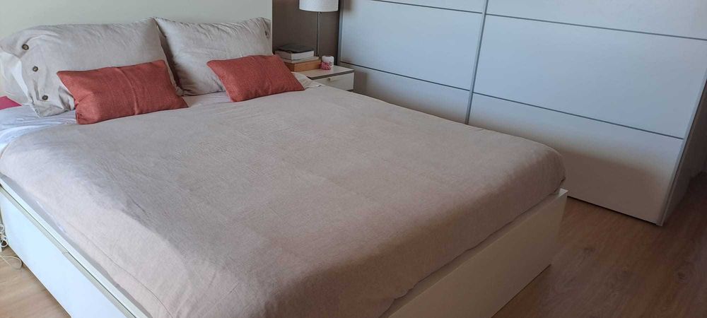 Cama de casal Malm