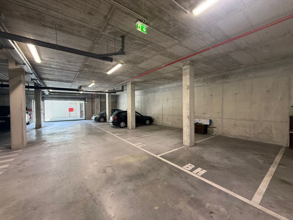 Alugo garagem fechada Polo Universitario