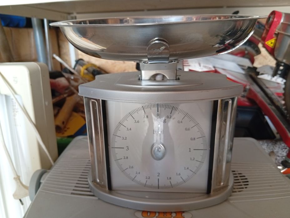 Waga domowa 4 kg.