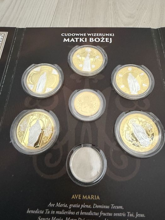 Zestaw kolekcjonerskich monet numizatów  Cudowne Wizerunki Matki Bożej