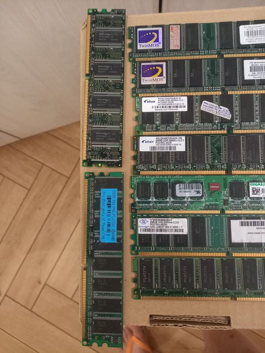 Moduł pamięci do starego komputera