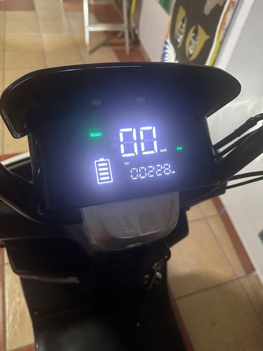 Scooter eletrica como nova