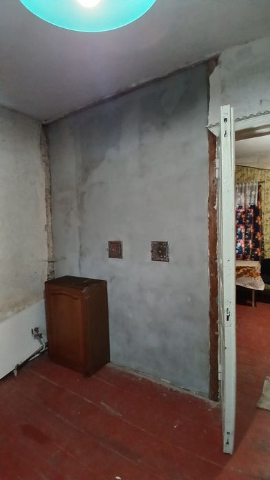 Крепкий дом с Газовым и печным отоплением.Плахтянка .Лес и озера