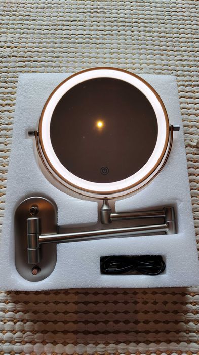 Espelho de maquilhagem de parede