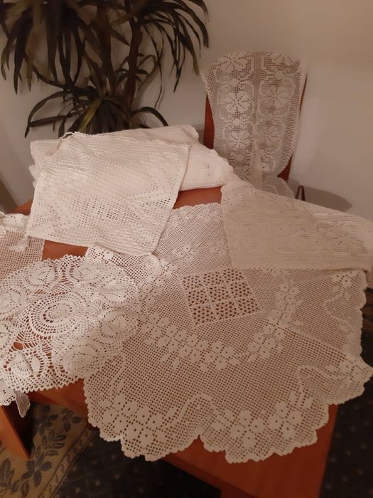 Colcha em renda feita a mão