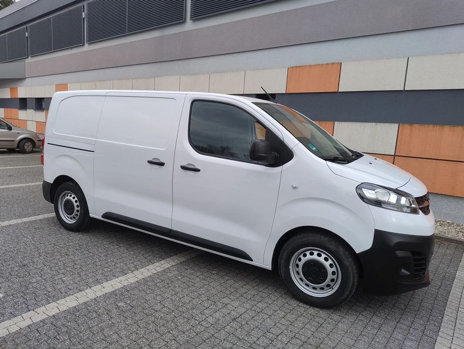 Opel VIVARO NOWY MODEL 1.5 Diesel (102KM) 6-BIEGÓW (L2H1) (EURO,6) KLIMA STAN IDEALNY NIE MA RDZY BEZWYPADKOWY SERWIS A.S.O. DO KOŃCA ! ! !  PAKA 2,5M (L2H1) Nowy Model Stan Idealny KLIMA Super Opcja Serwis Km !