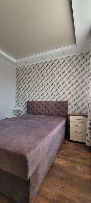 Продам 2 кім з ремонтом на вул ,Богдана Хмельницького.Лівий беріг