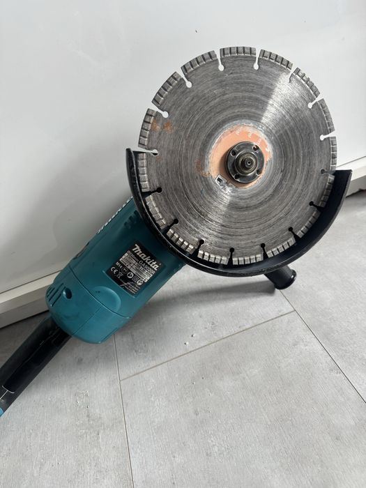 Szlifierka kątowa Makita GA9020R