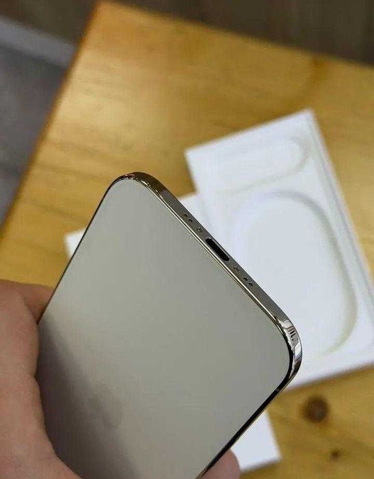 iPhone Air, 256 ГБ, eSIM