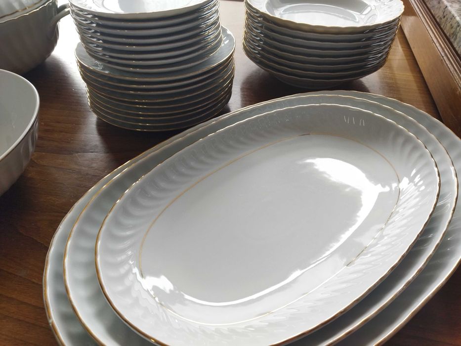 Serviço de jantar "Porcelana quinta nova"