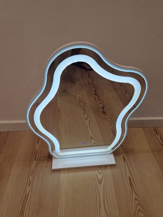 Espelho com iluminação, lacado a branco