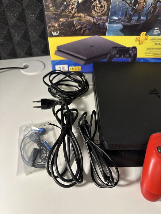 PlayStation 4 Slim 1 TB + диски з іграми